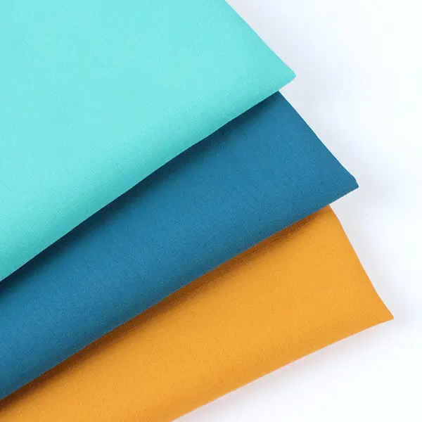 Nashe Textile, yeni çoxfunksiyalı polyester köynək parçaları istehsal edərək köynək parça məhsul xəttini genişləndirir.